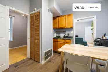 2 BR in Chicago