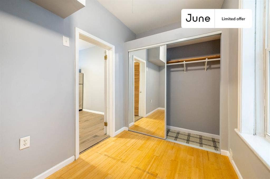 2 BR in Chicago