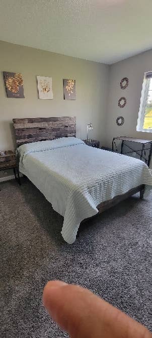 Cozy bedroom with new bathroomnco