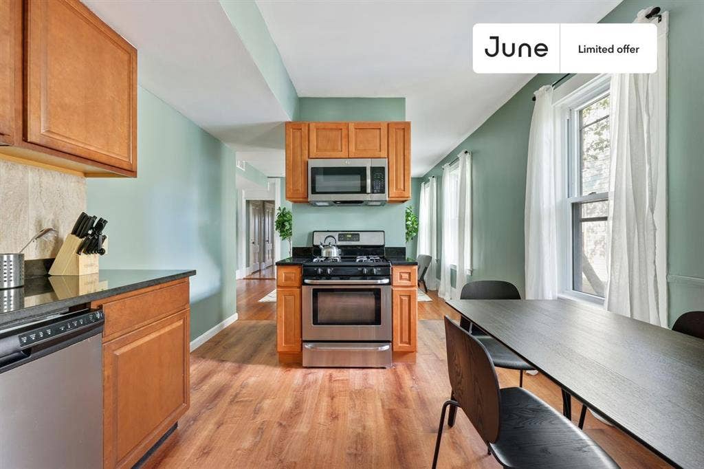 4 BR in Boston