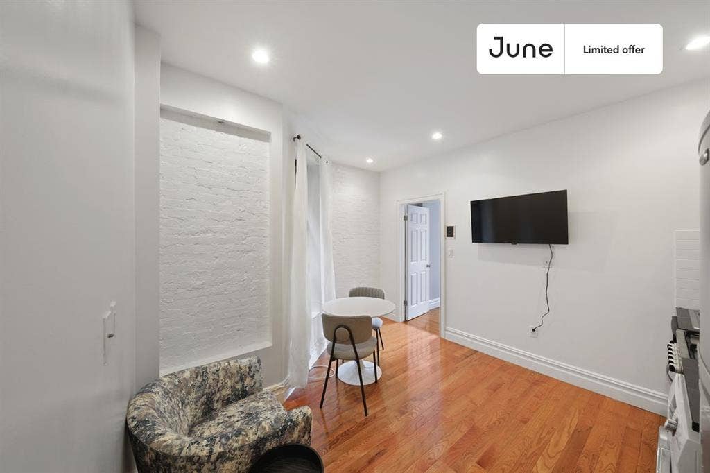 2 BR in New York City