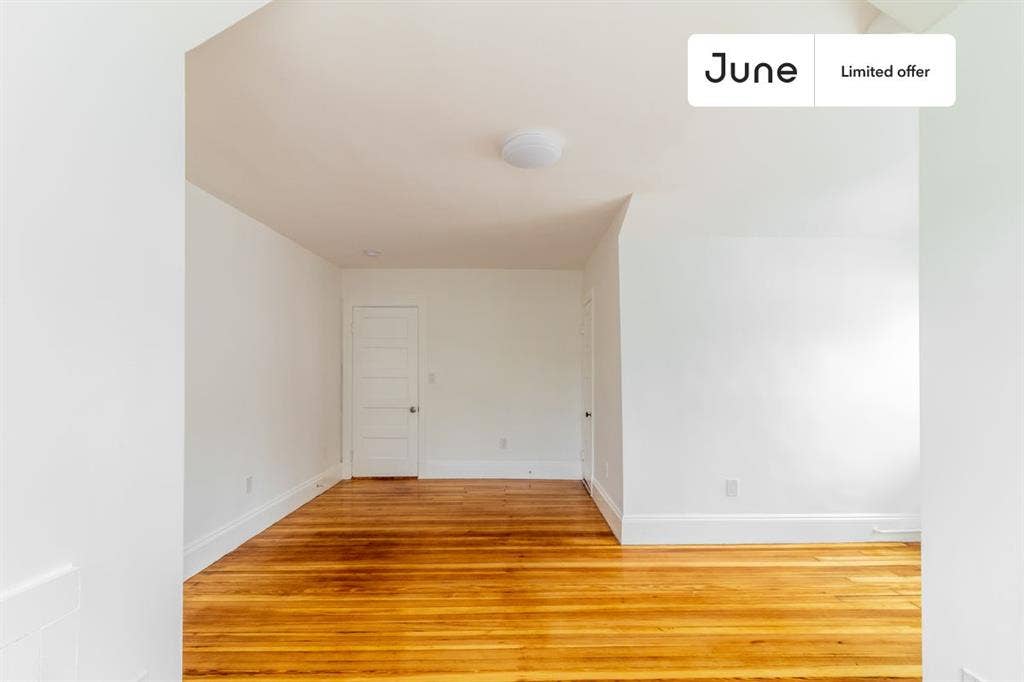 7 BR in Boston