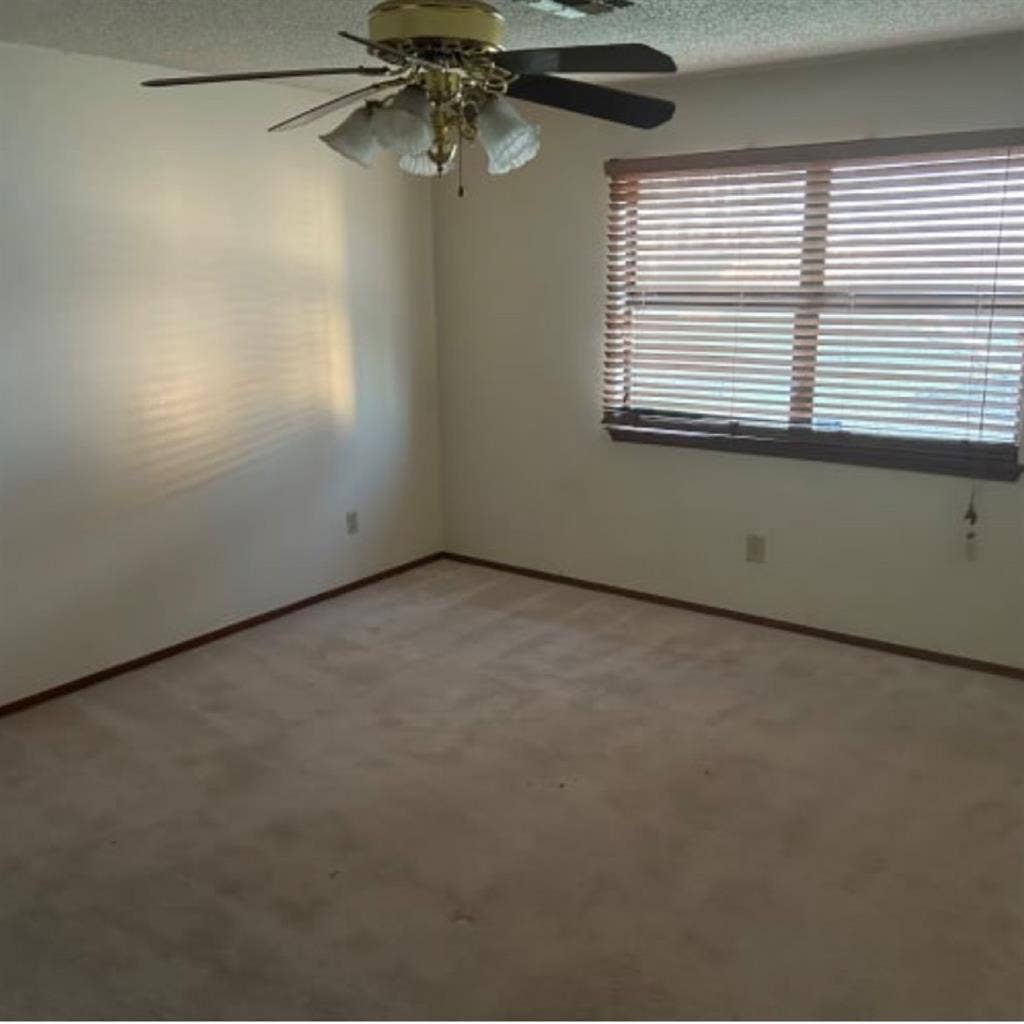 Lawton room for rent.