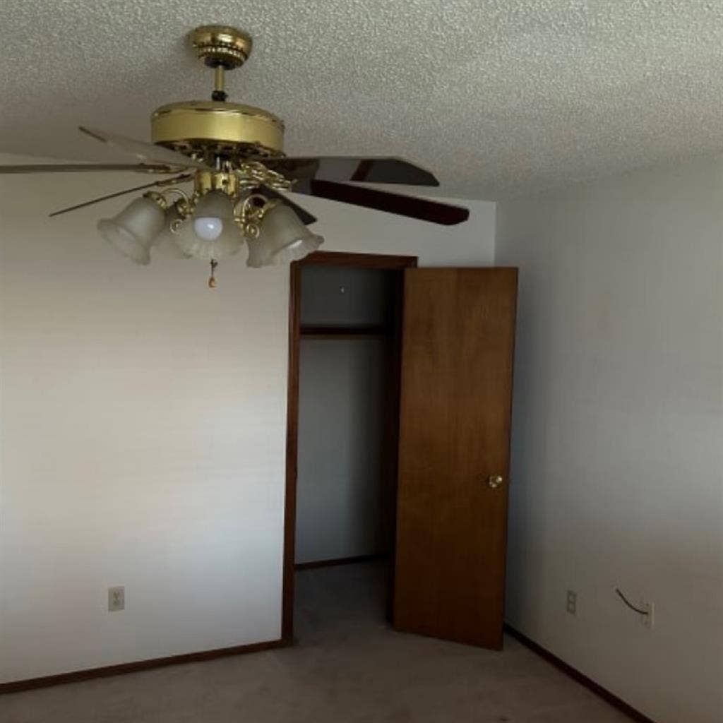 Lawton room for rent.