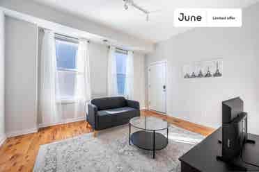 3 BR in Chicago