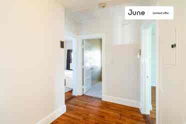 7 BR in Boston