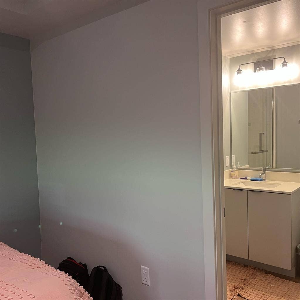 ONE MONTH RENT FREE/MOVE IN READY