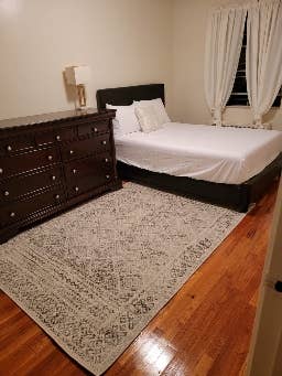 Looking for a roommate :) Bronx, NY