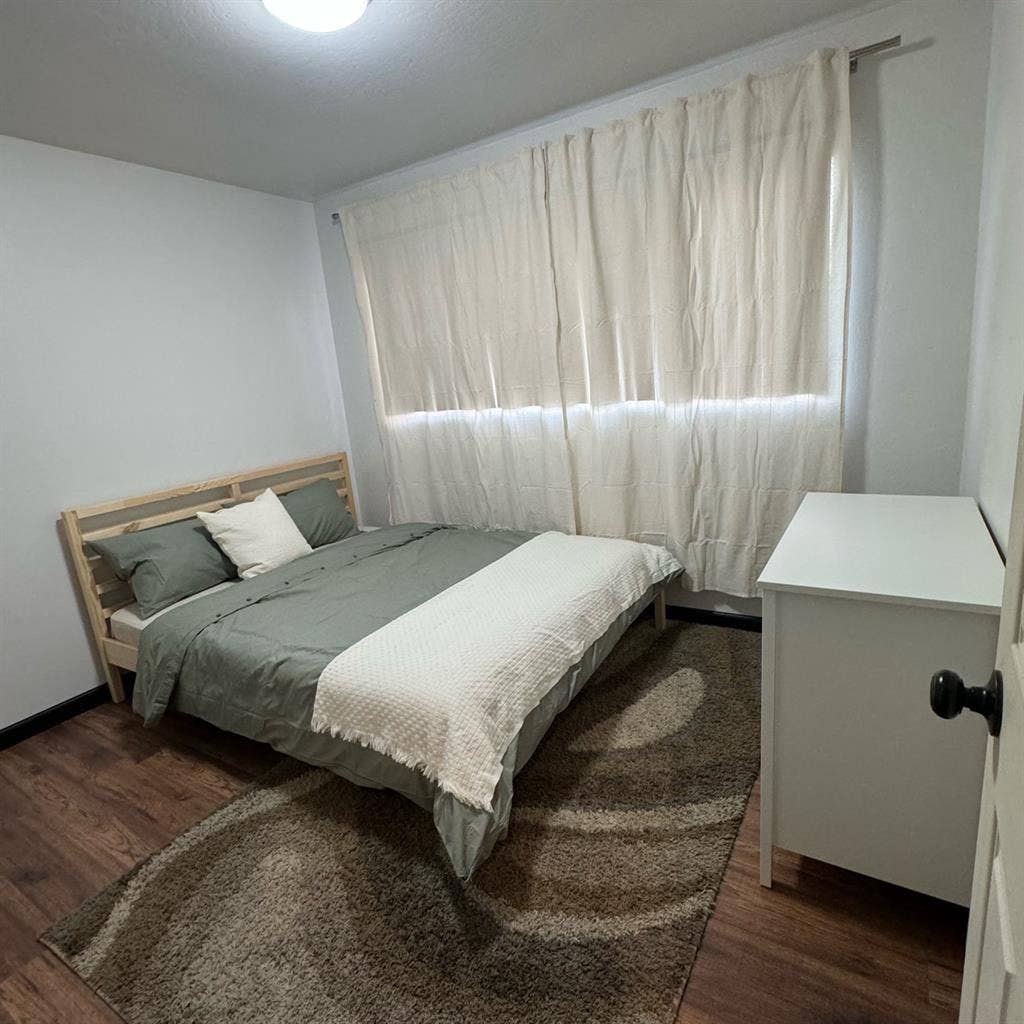 Bedroom for rent