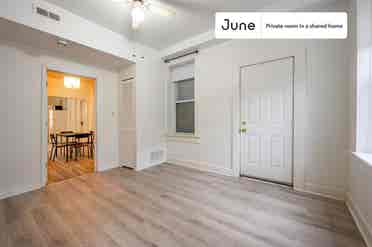 3 BR in Chicago