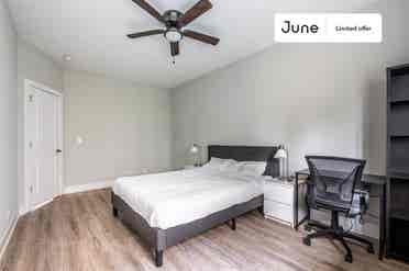 5 BR in Chicago