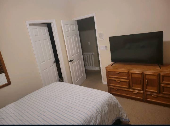 Room for rent in quiet community