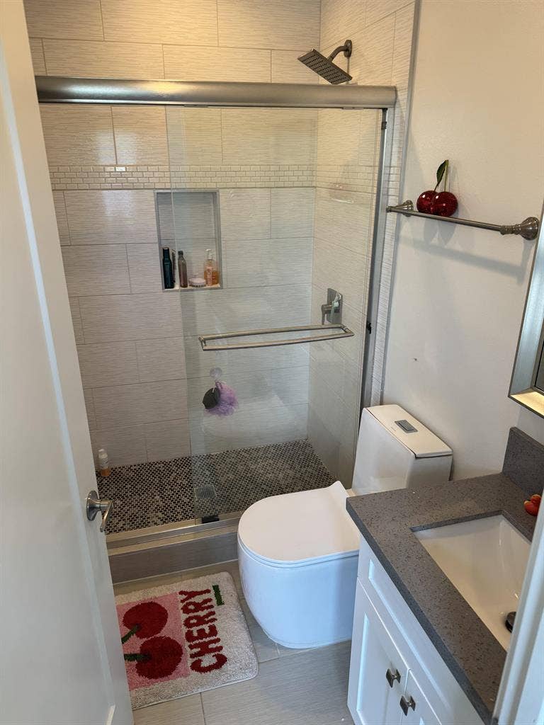 Private Bed and Bath in Mid City LA