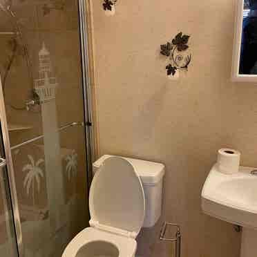 Room for rent private bathroom,