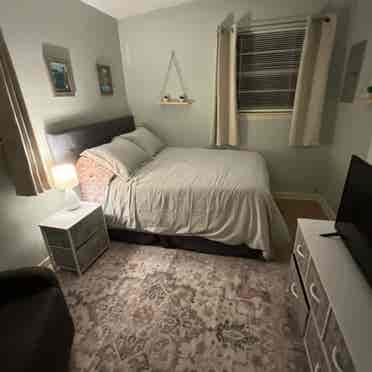 2 Rooms Bedroom/Den