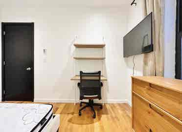 Bright bedroom in Upper West side