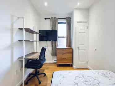 Bright bedroom in Upper West side