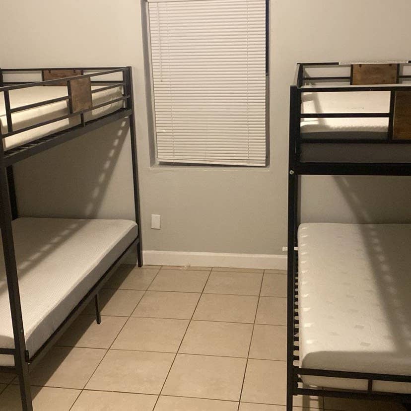 Looking for roommate