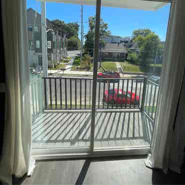 Room in East Nash w/ Balcony + Bath