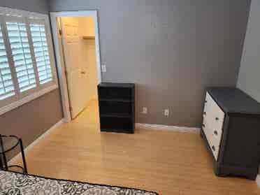 Private furnished room & utilities