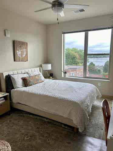 Apartment with Lake view!