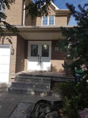 House for Rent in Brampton