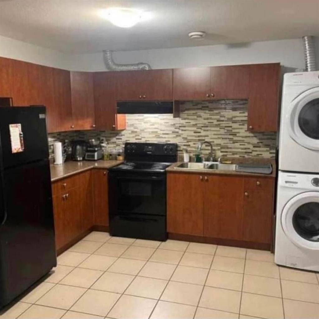 1 bedroom available in sharing