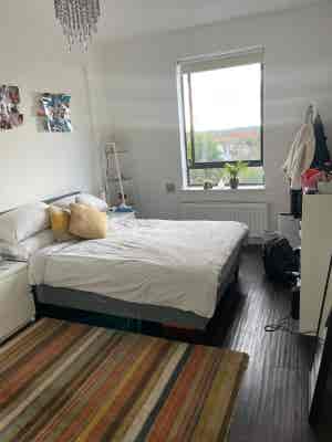 Double Bedroom - North Finchley