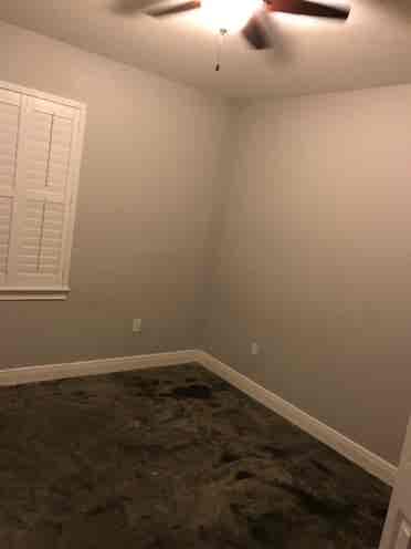 Unfurnished room in Carollwood