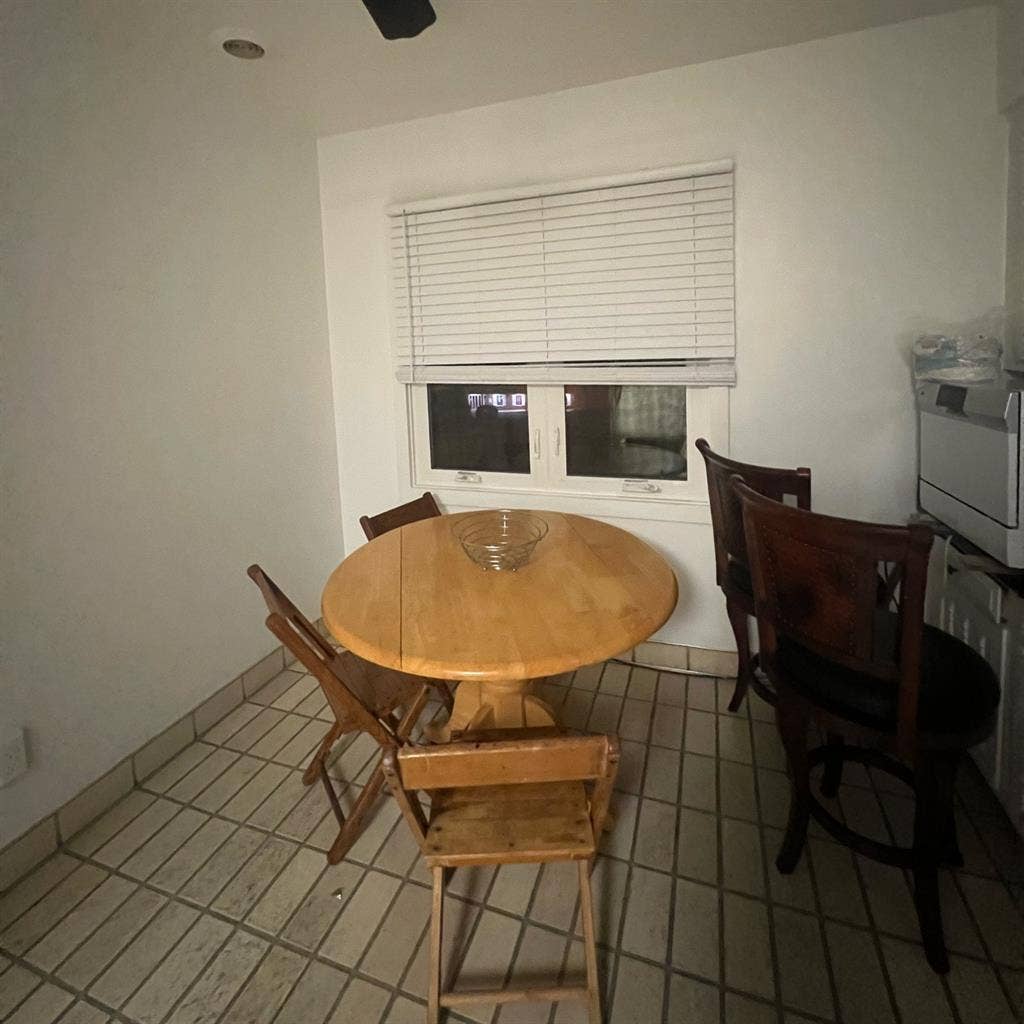 Looking for 3rd roommate!