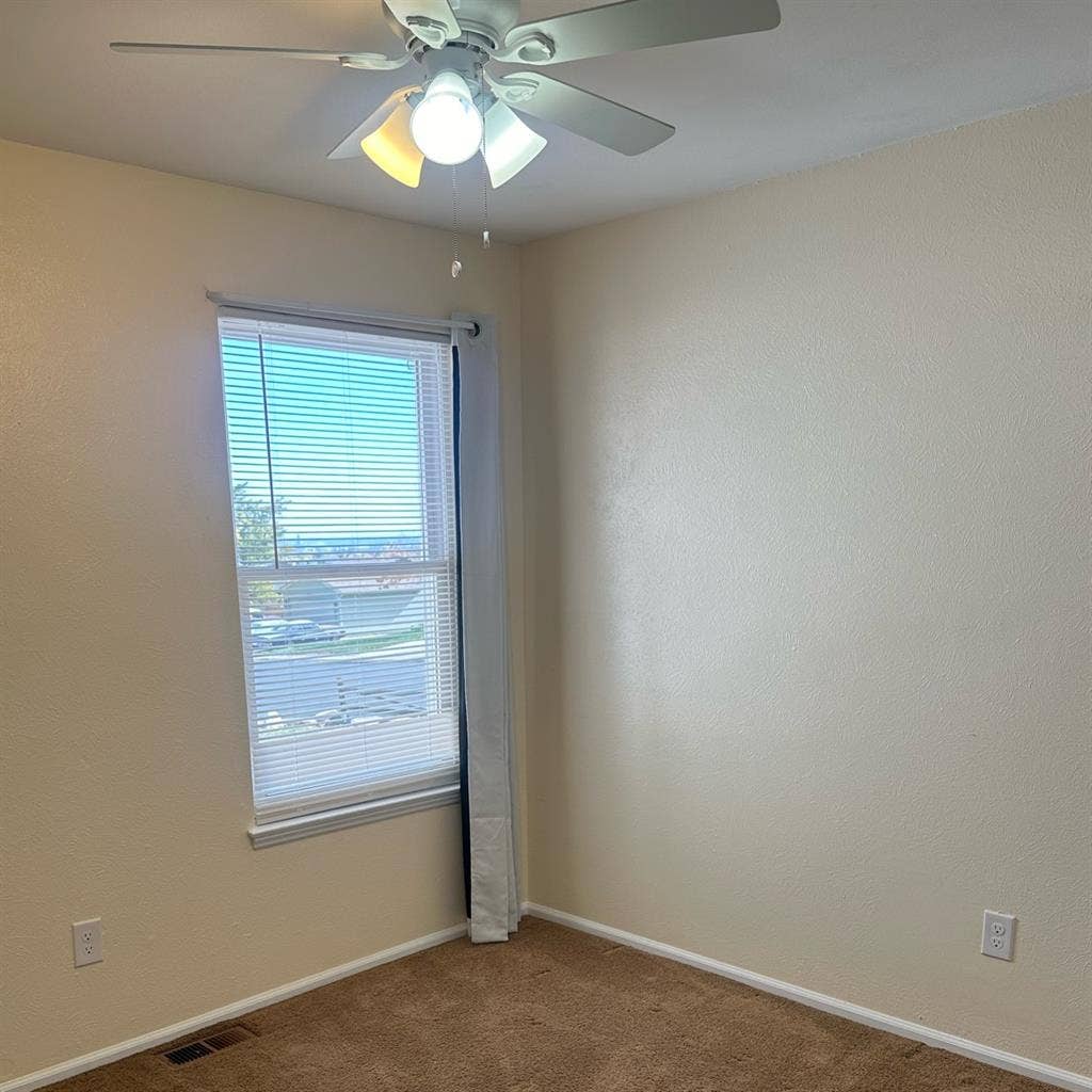 Arvada Room for Rent