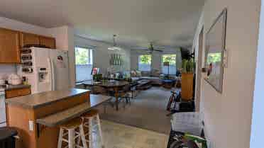 Clean & Quiet Private Room in Condo