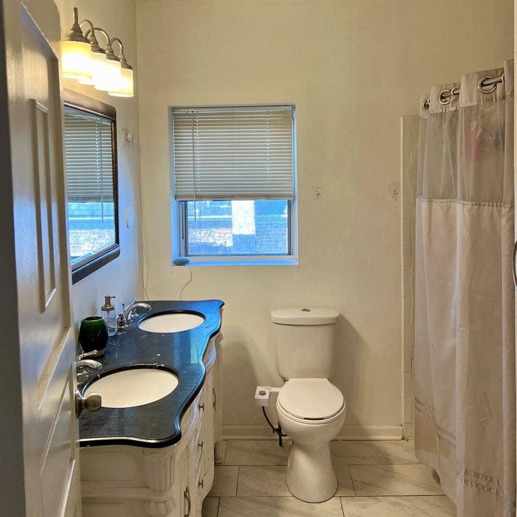 4 Rooms for rent in chicago