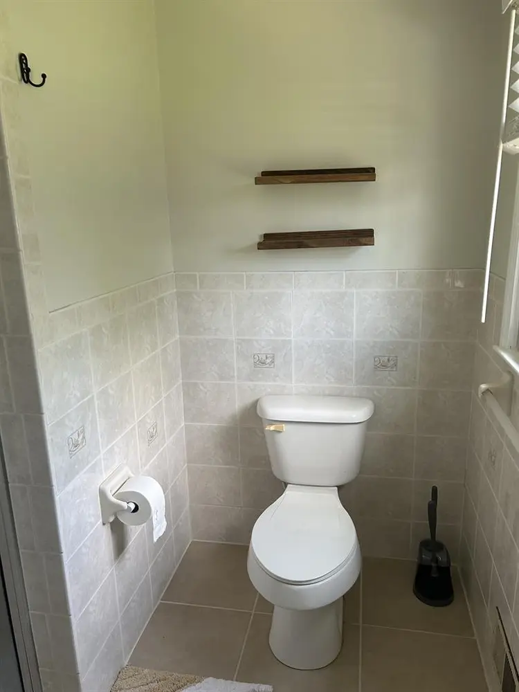 Room for RENT in Hawthorne Dr.