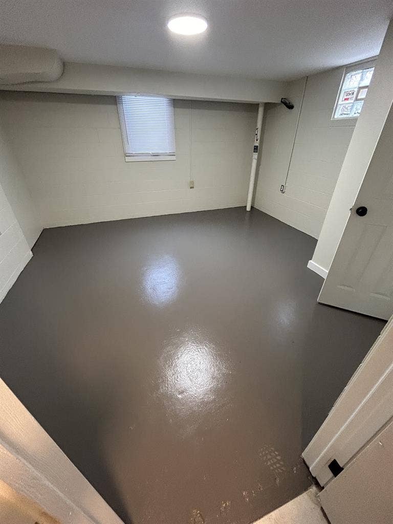 Room for RENT in Hawthorne Dr.