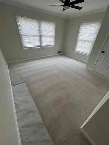 Room for RENT in Hawthorne Dr.