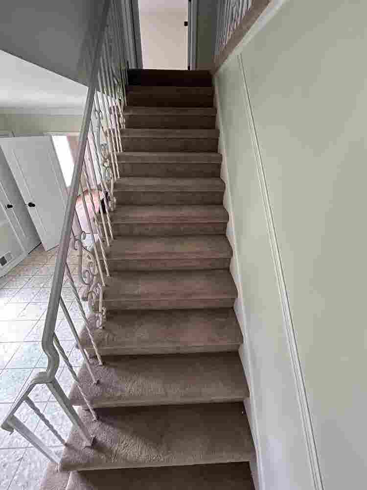 Room for RENT in Hawthorne Dr.