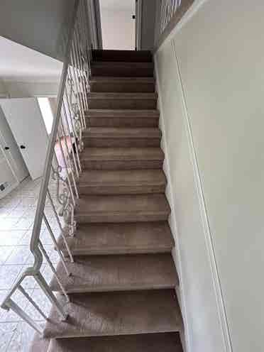 Room for RENT in Hawthorne Dr.