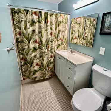 Own Room&Bath/unique rent