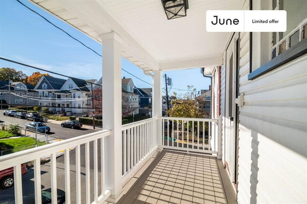 7 BR in Boston