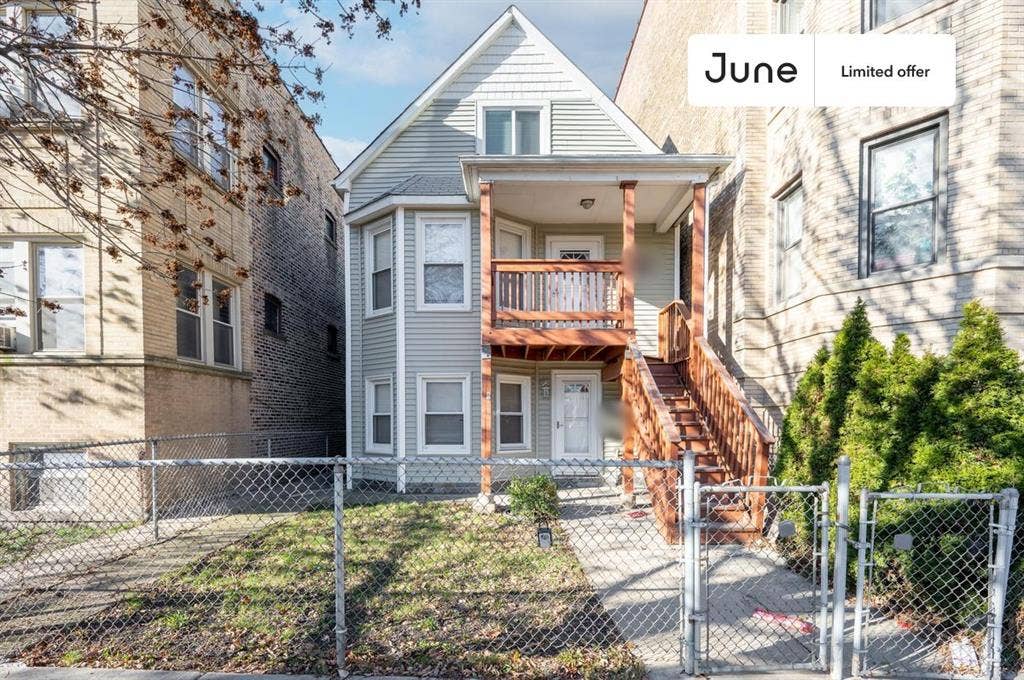 3 BR in Chicago