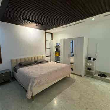 Awesome Spacious Room in Orchard Rd