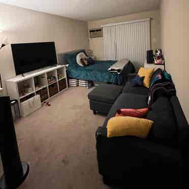 Master bedroom/studio like for rent