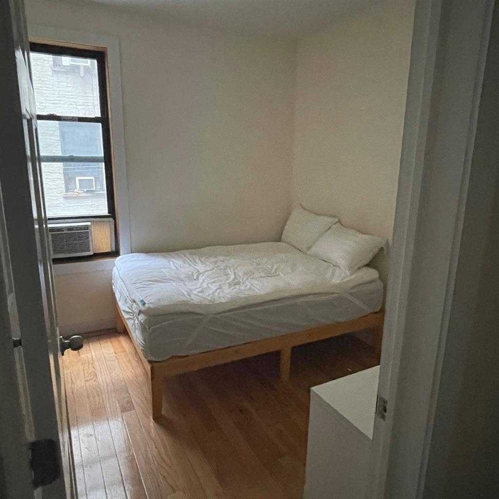 One bdrm available in west harlem