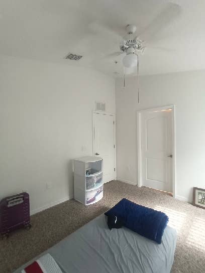 Master Bedroom for rent in Flagler!