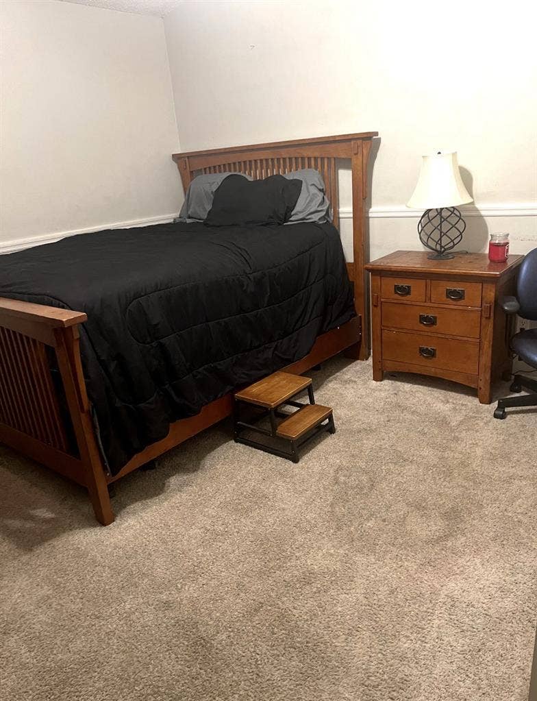 Fully Furnished Room For Rent