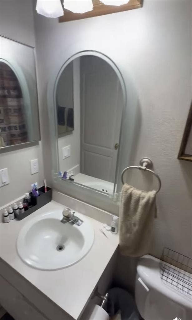 Fully Furnished Room For Rent
