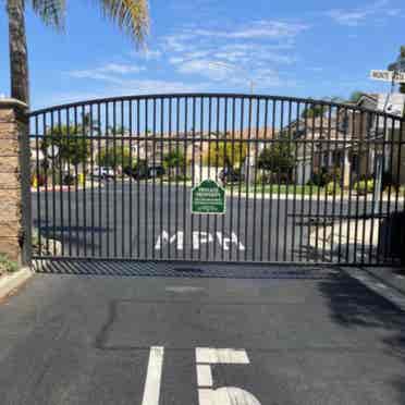 Oceanside Beautiful room gated area