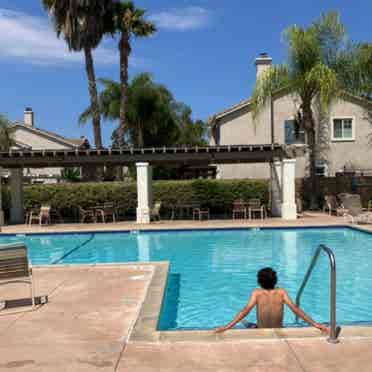 Oceanside Beautiful room gated area