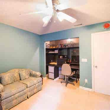 Unfurnished room nearbaymeadows